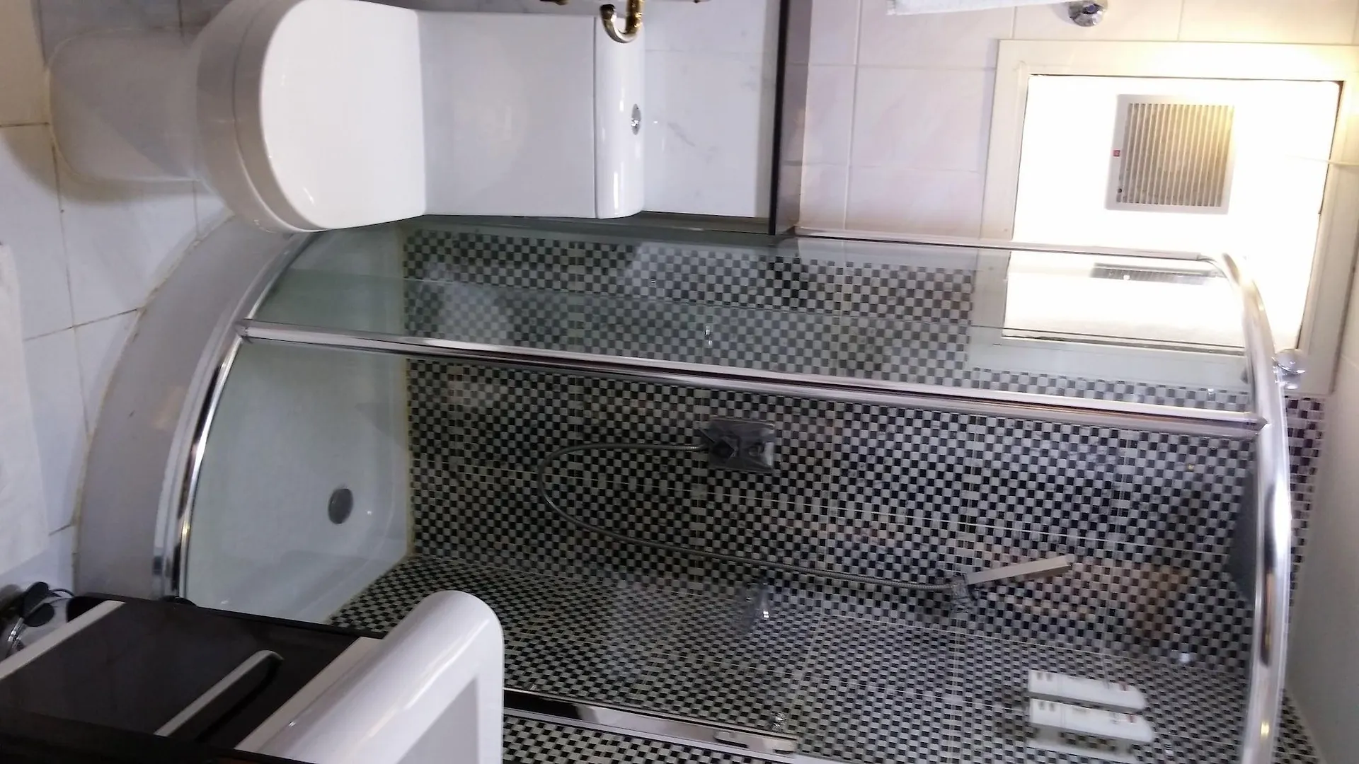 דובאי Al Jawhara Metro Hotel