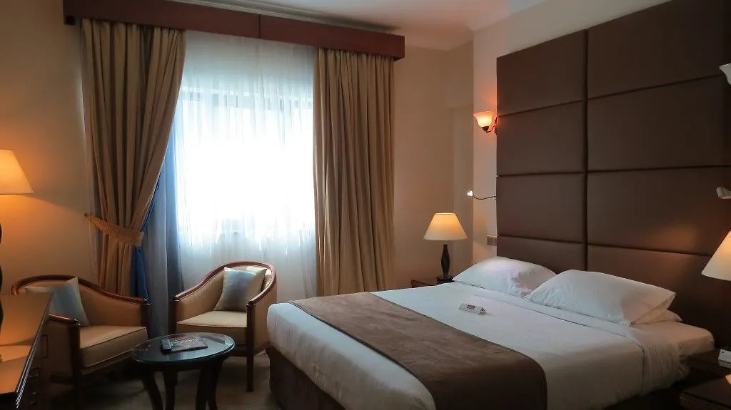 דובאי Al Jawhara Metro Hotel